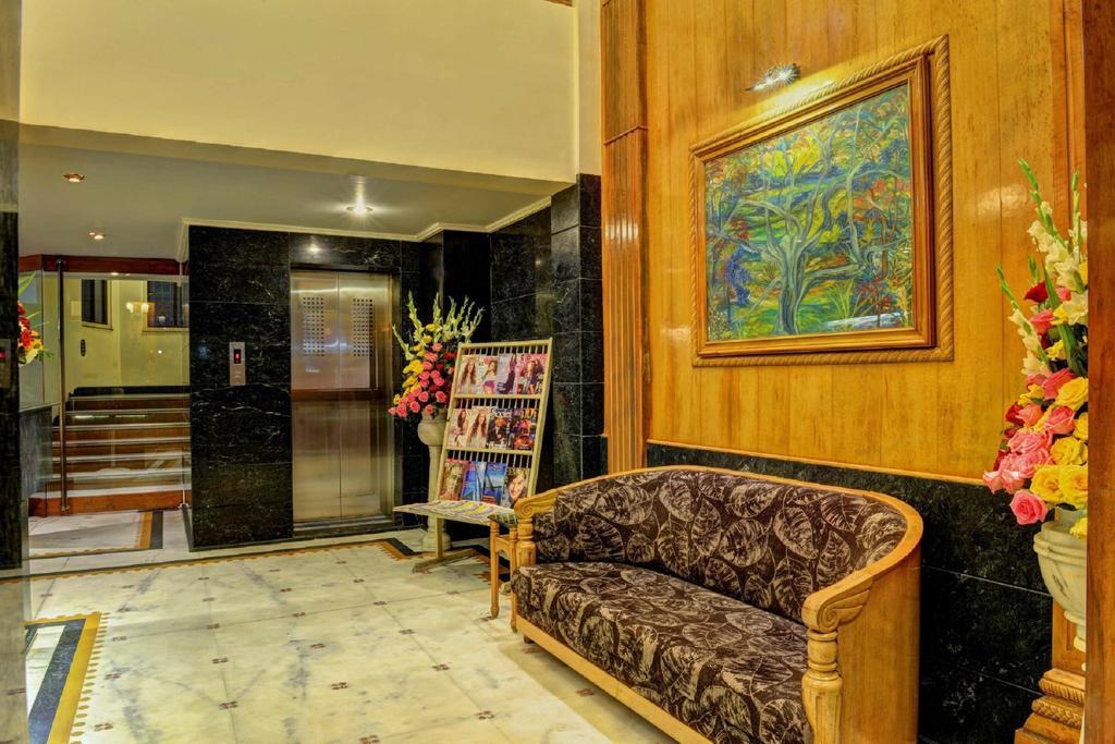 Hotel Pinnacle Ahmedabad Eksteriør bilde