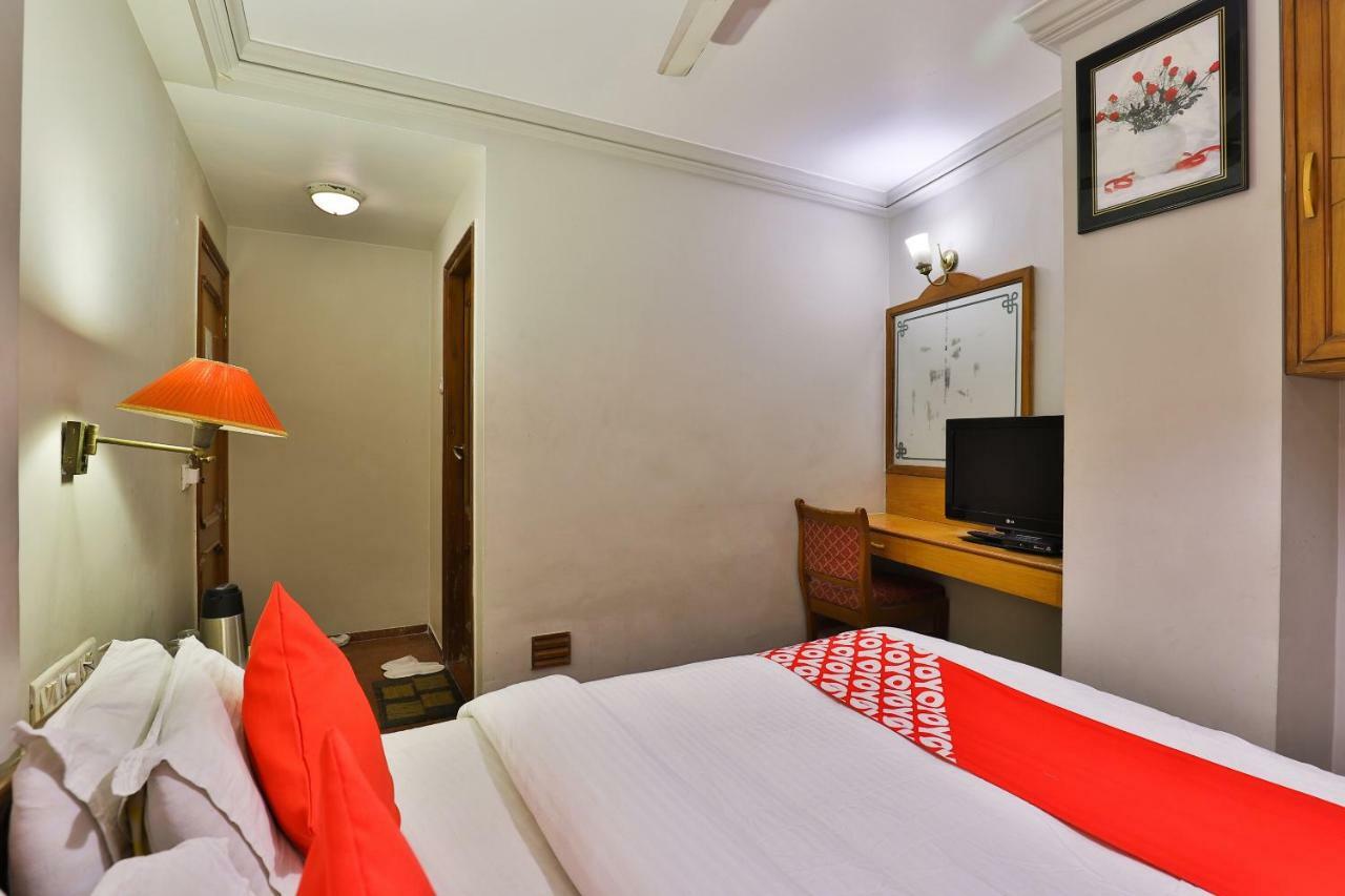 Hotel Pinnacle Ahmedabad Eksteriør bilde
