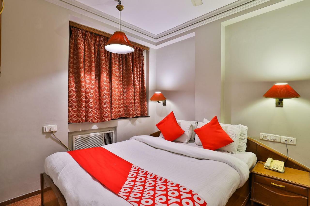 Hotel Pinnacle Ahmedabad Eksteriør bilde