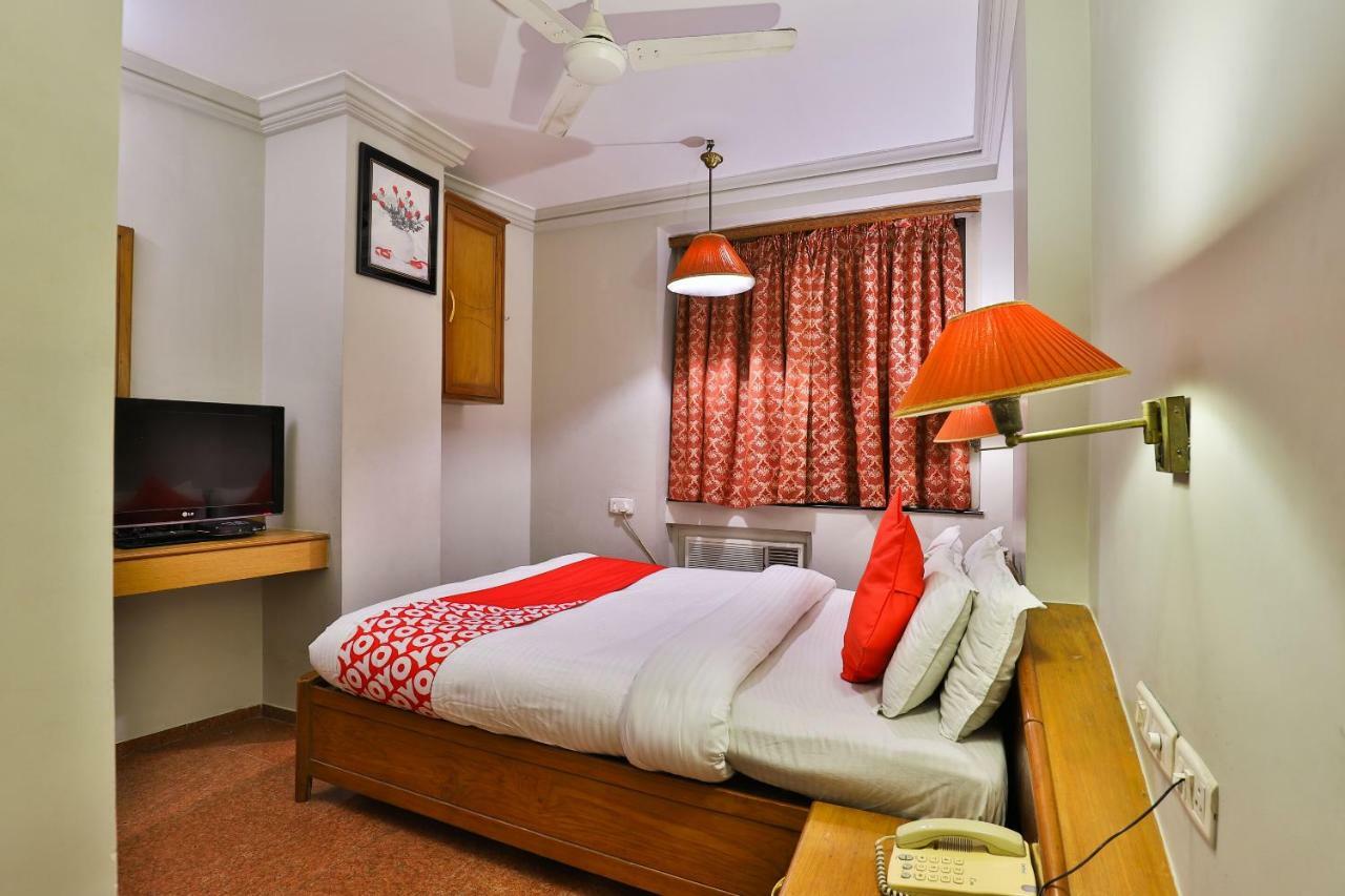 Hotel Pinnacle Ahmedabad Eksteriør bilde