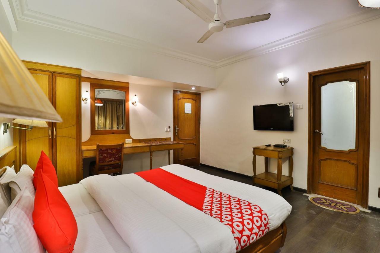 Hotel Pinnacle Ahmedabad Eksteriør bilde